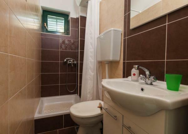 Apartmani Niko Podgora Buitenkant foto