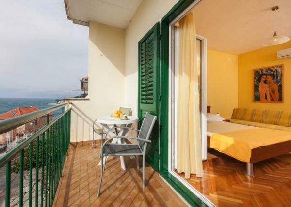 Apartmani Niko Podgora Buitenkant foto