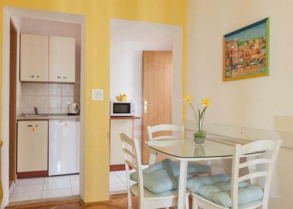 Apartmani Niko Podgora Buitenkant foto