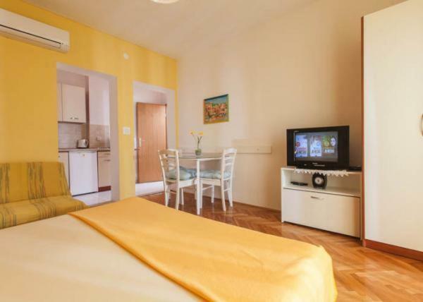 Apartmani Niko Podgora Buitenkant foto