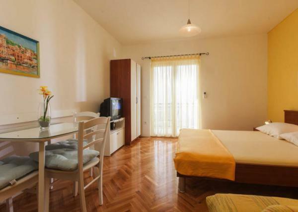 Apartmani Niko Podgora Buitenkant foto